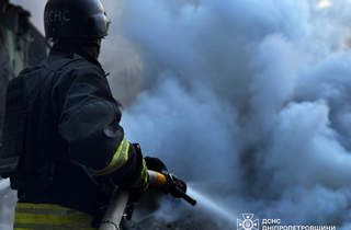 Атака на Дніпро: перші фото наслідків