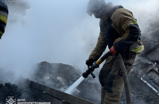 Атака на Дніпро: перші фото наслідків