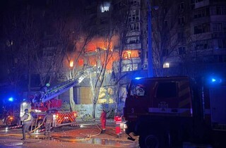 Атака на Одесу: рятувальники шукають людей під завалами