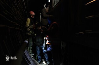 Блекаут у Києві: з тунелів метро довелося евакуювати майже півтисячі пасажирів