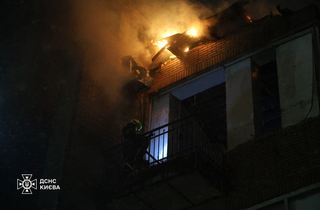 Удар по Києву: рятувальники показали наслідки (фото)