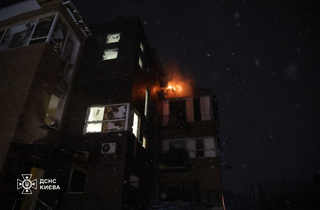 Удар по Києву: рятувальники показали наслідки (фото)