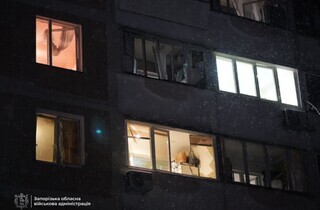 Атака на Запоріжжя: рятувальники та влада показали кадри з наслідками