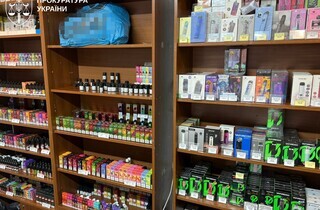 Схема на десятки мільйонів гривень. В Україні викрито нелегальне виробництво вейпів