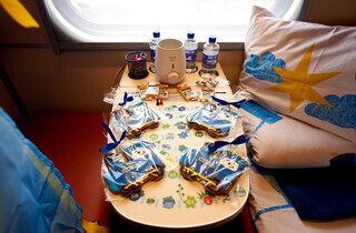 Укрзалізниця запустила дитячі вагони: де їздитимуть і що всередині