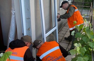 Одеса: російський дрон влучив у багатоповерхівку