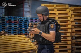 РФ атакувала склади з туалетним папером на Одещині: фото, відео
