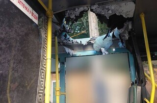 Росіяни атакували маршрутку та зупинку в Херсоні: є поранені