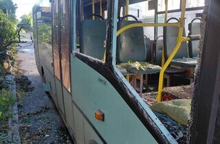 Росіяни атакували маршрутку та зупинку в Херсоні: є поранені