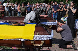 Київщина попрощалася з братами, у вбивстві яких підозрюються військові 155-ї бригади