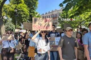 «Поверніть Федорова»: у Києві молодь мітингує проти відставки міністра