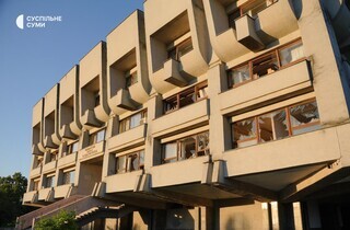 Росіяни скинули п'ять КАБів на Суми: пошкоджено центр міста
