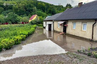 Потужні зливи накрили Тернопіль та Хмельницький: затопило вулиці і торговий центр