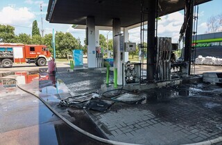 У Харкові дрон РФ влучив в АЗС: виникла пожежа, є постраждалі