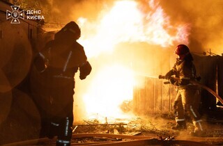 Наслідки атаки по Києву: у 2 районах були пожежі, є постраждалі