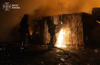 Наслідки атаки по Києву: у 2 районах були пожежі, є постраждалі