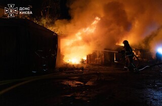 Наслідки атаки по Києву: у 2 районах були пожежі, є постраждалі