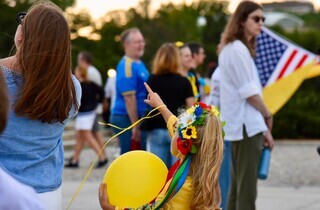У центрі Вашингтона замайорів величезний прапор України (фото)