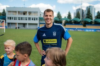 Збірна України з футболу зіграла шоу-матч проти 35 дітей (фото)