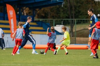 Збірна України з футболу зіграла шоу-матч проти 35 дітей (фото)