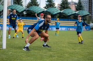 Збірна України з футболу зіграла шоу-матч проти 35 дітей (фото)