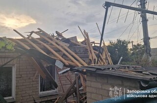 Окупанти атакували дронами житлові будинки у Запоріжжі: є постраждалі