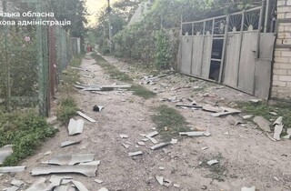 Окупанти атакували дронами житлові будинки у Запоріжжі: є постраждалі