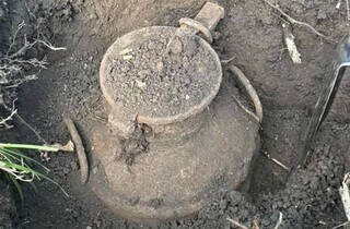 На Прикарпатті знайдено сховок з архівом ОУН (фото)