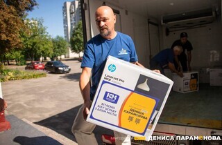 Меценат Денис Парамонов подарував школам Білої Церкви сучасні пристрої