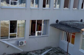 Росіяни поцілили у школу, де навчається доньки гумориста Юрія Ткача (фото)