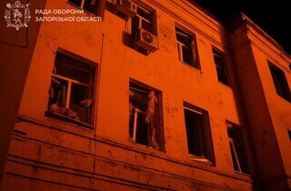 Ворог атакував Запоріжжя: горить ТЦ, пошкоджено університет