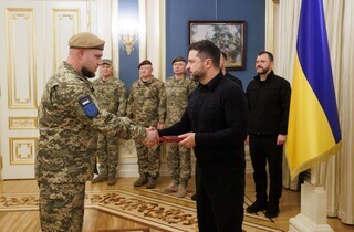 Зеленський відзначив воїнів, які з перших днів вторгнення захищали українські міста