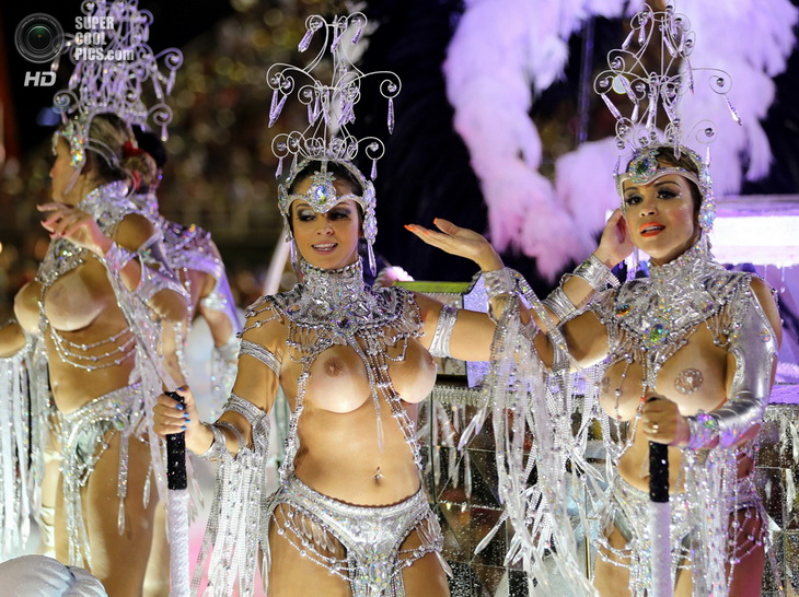 Rio's Naked Carnival Kicks Off With Dancers In Eye