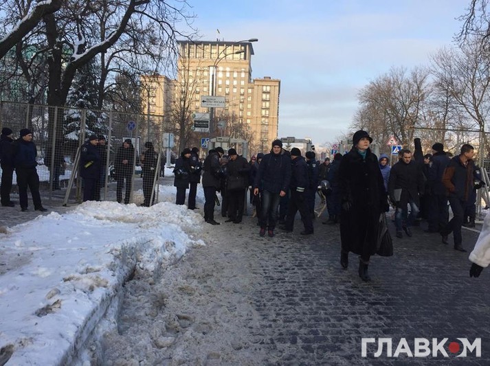Центр Києва перекрили через загрозу терактів 