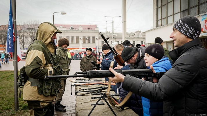 В Крыму в честь «праздника» показали вооружение российской армии (фото)