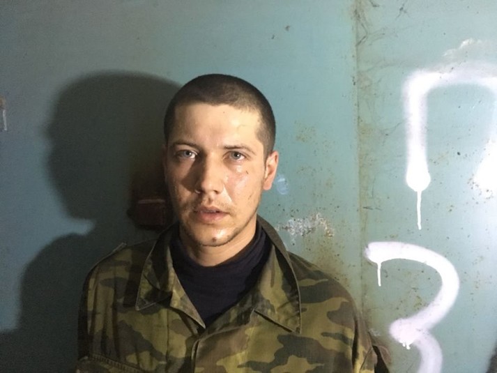 На Донбасі військові взяли у полон трьох бойовиків 