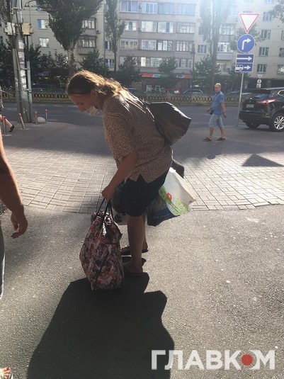 У центрі Києва затримали жінку з немовлям у торбі (фото)