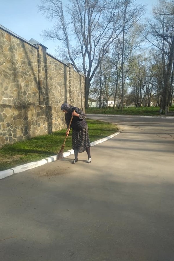 Ексдепутатка біля корів: Надія Савченко показала, чим займається після відходу від великої політики ФОТО