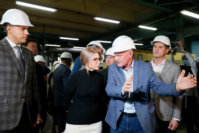 Юлія Тимошенко одягла каску й пішла рятувати країну від енергетичного колапсу ФОТО