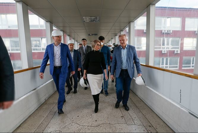 Юлія Тимошенко одягла каску й пішла рятувати країну від енергетичного колапсу ФОТО