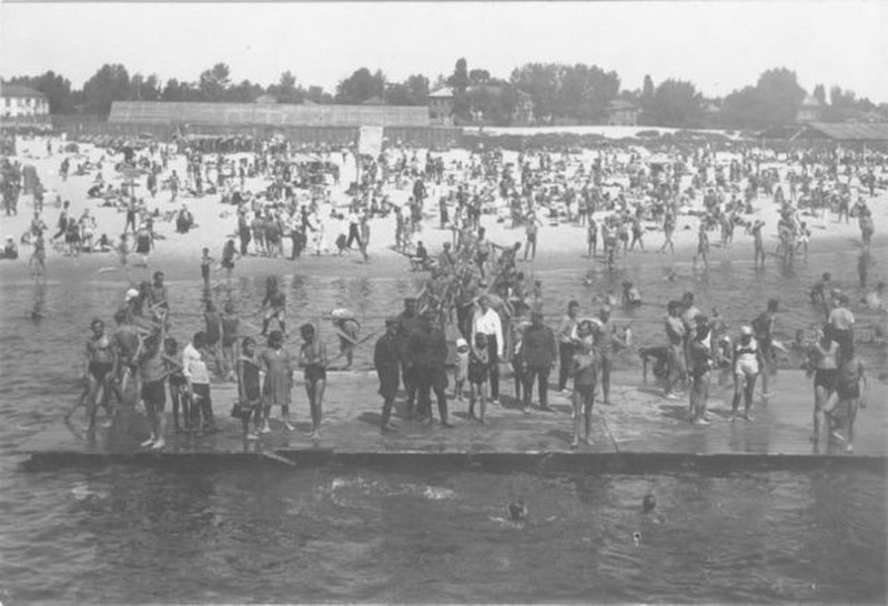Пляж Труханова острова в 1939 году. Фото: Фото: starkiev.com